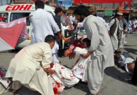 В Лахоре трое террористов взорвали себя во время шествия шиитов, в итоге 37 человек погибли